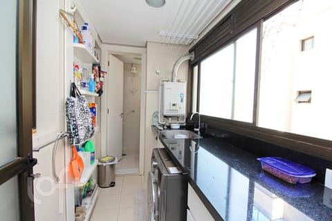 Image 10 - 229285